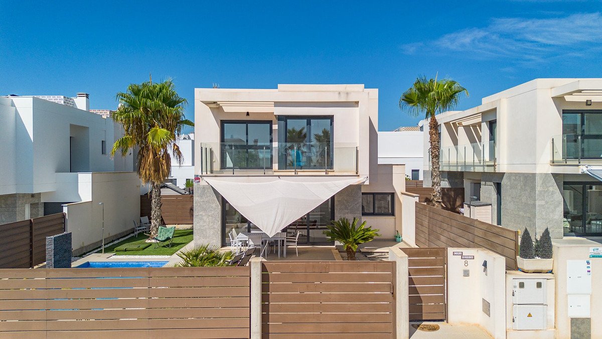 3 Bed Detached Villa in Entre Naranjos