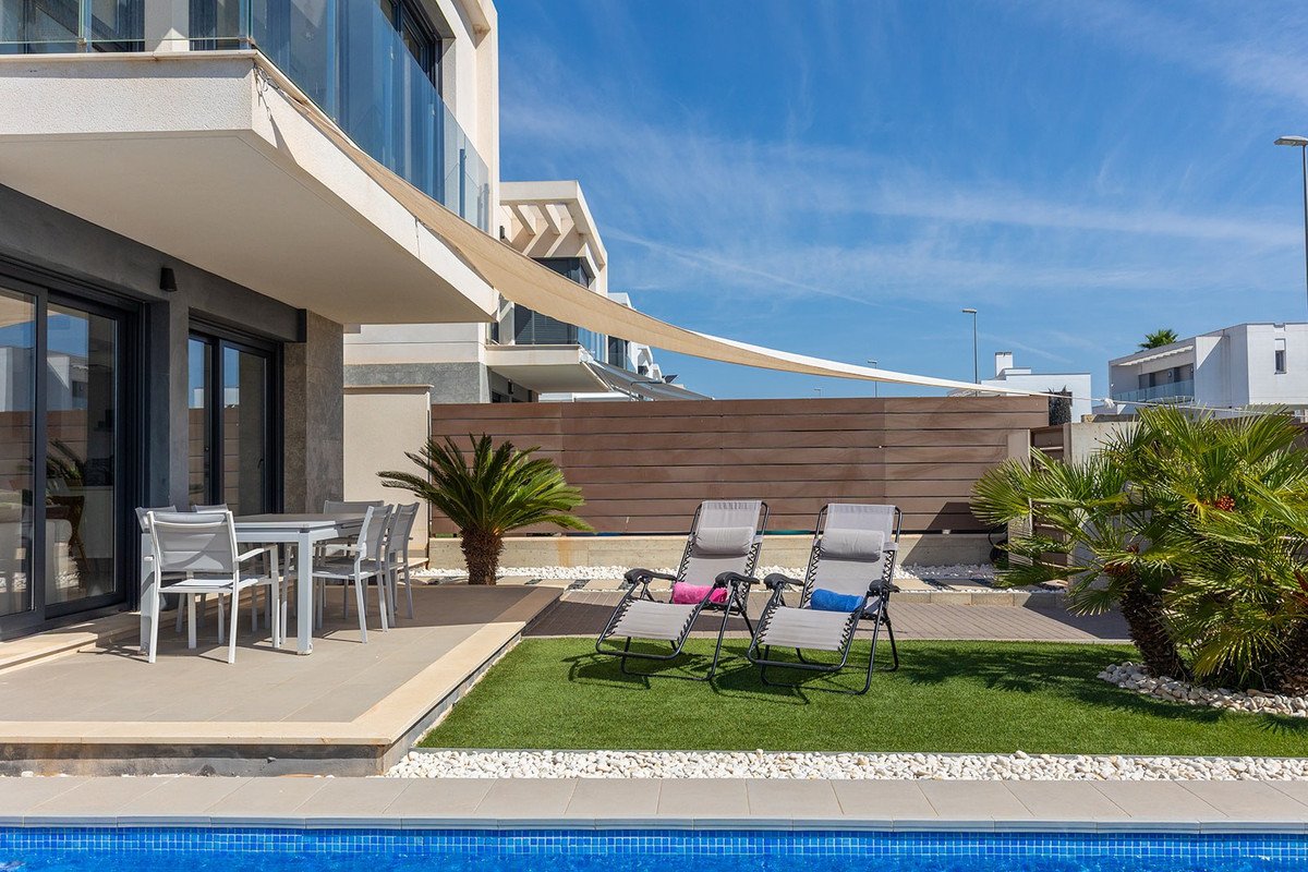 3 Bed Detached Villa in Entre Naranjos