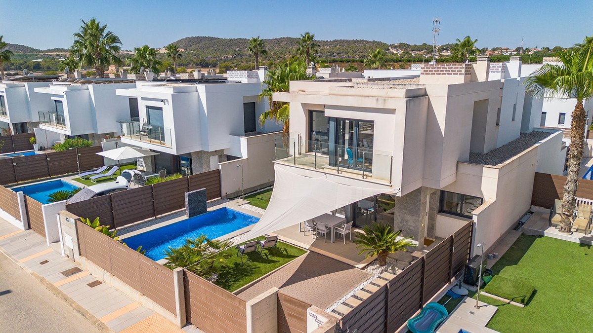3 Bed Detached Villa in Entre Naranjos