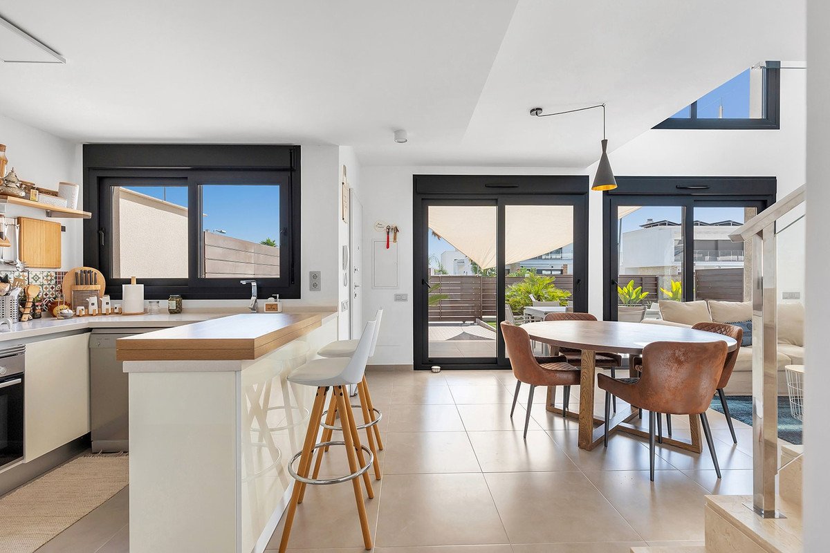 3 Bed Detached Villa in Entre Naranjos