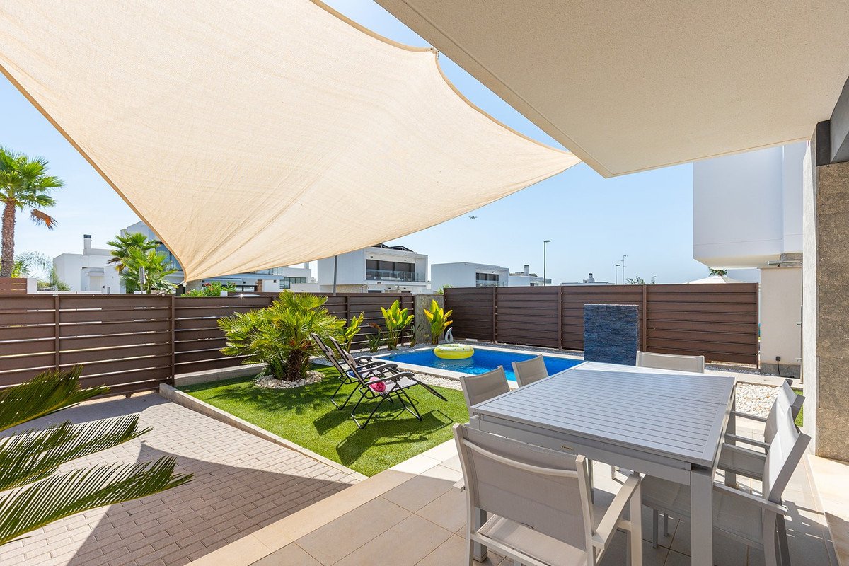 3 Bed Detached Villa in Entre Naranjos
