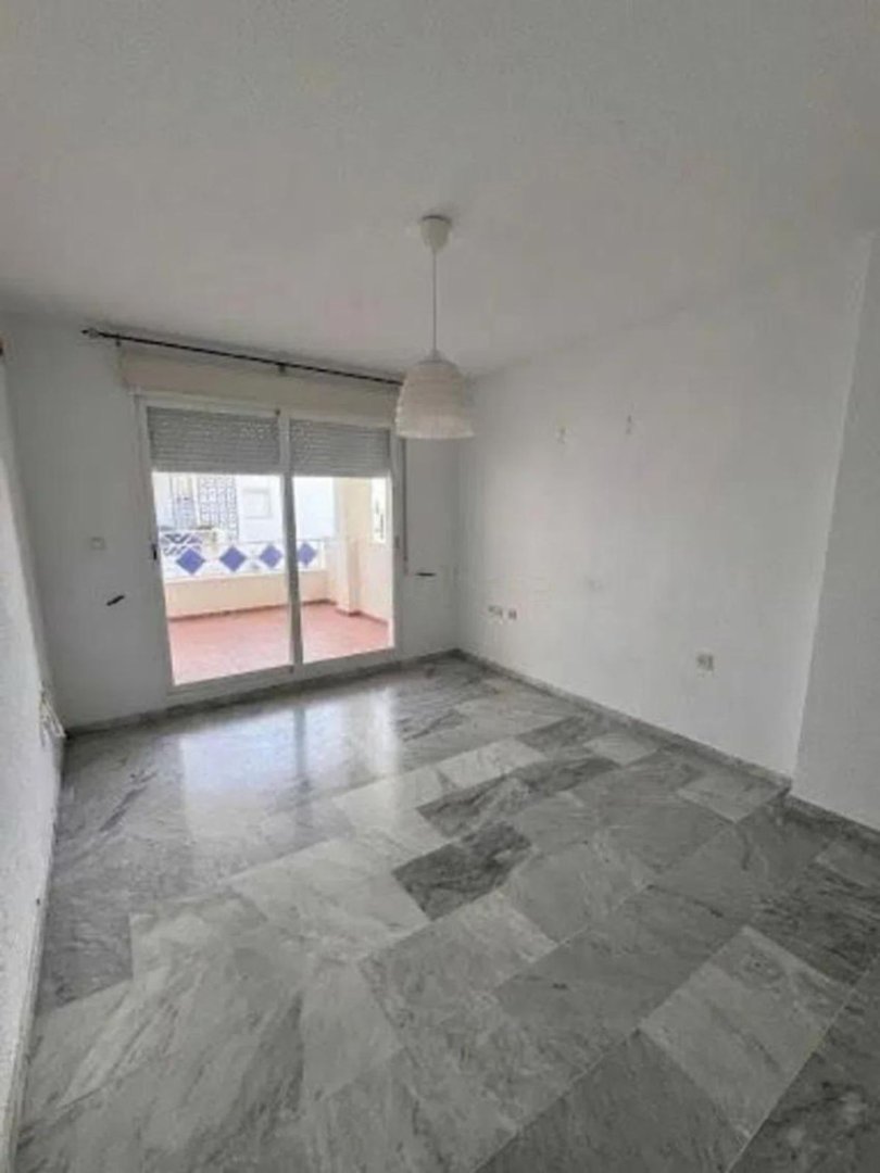 2 Bed Middle Floor Apartment in Marbella