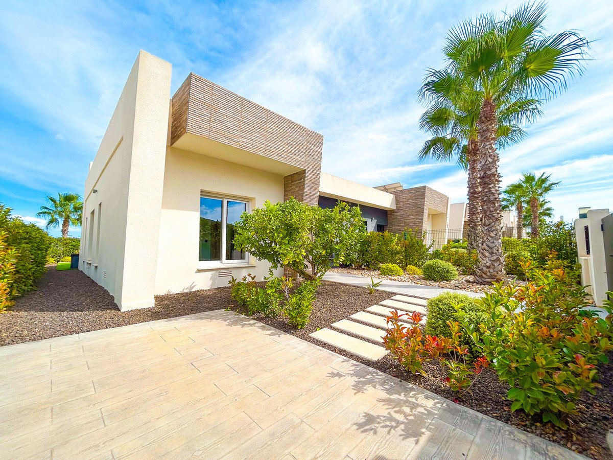 3 Bed Detached Villa in Algorfa