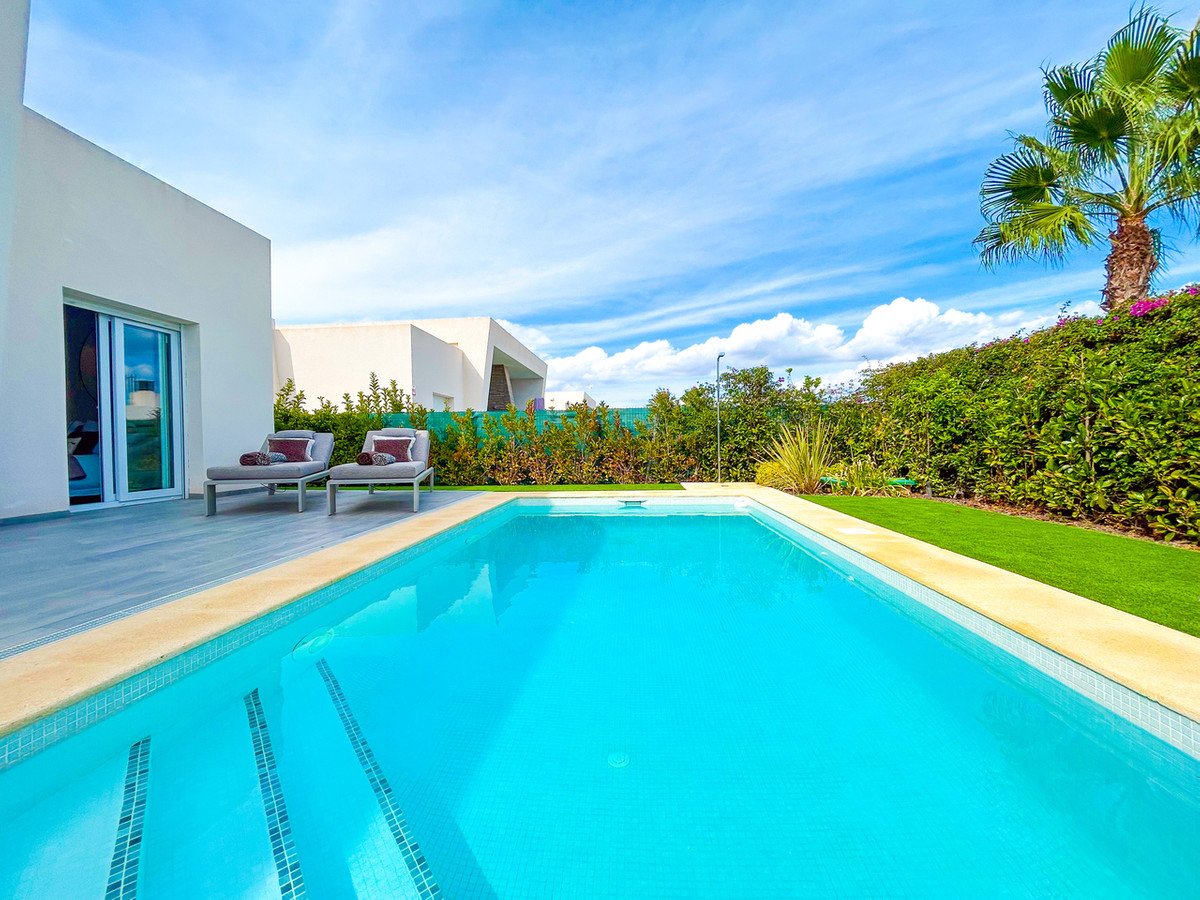 3 Bed Detached Villa in Algorfa