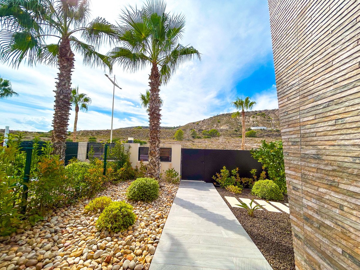 3 Bed Detached Villa in Algorfa