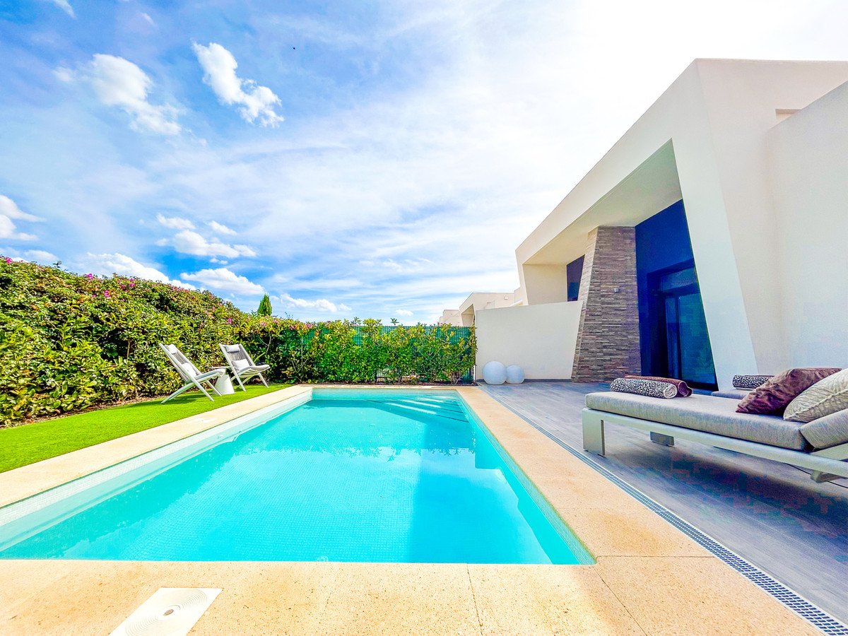3 Bed Detached Villa in Algorfa