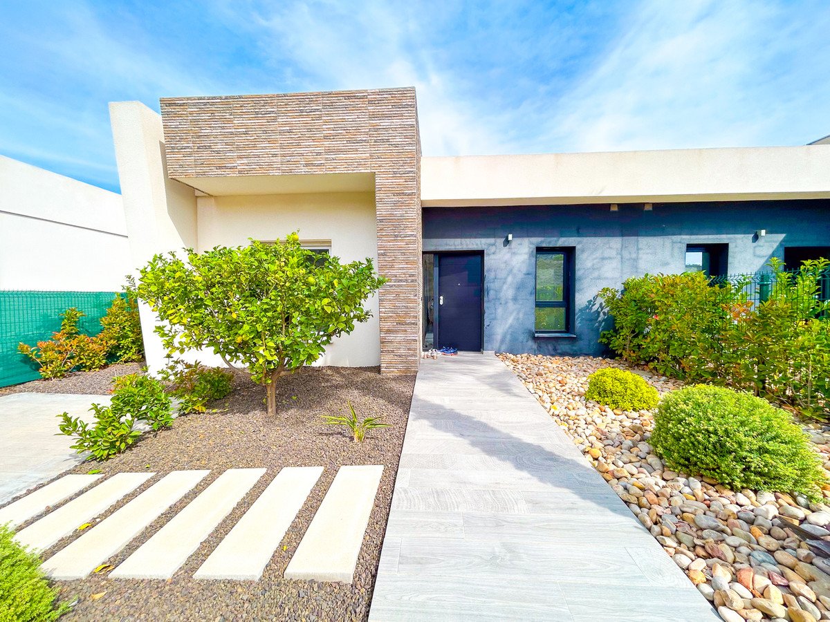 3 Bed Detached Villa in Algorfa