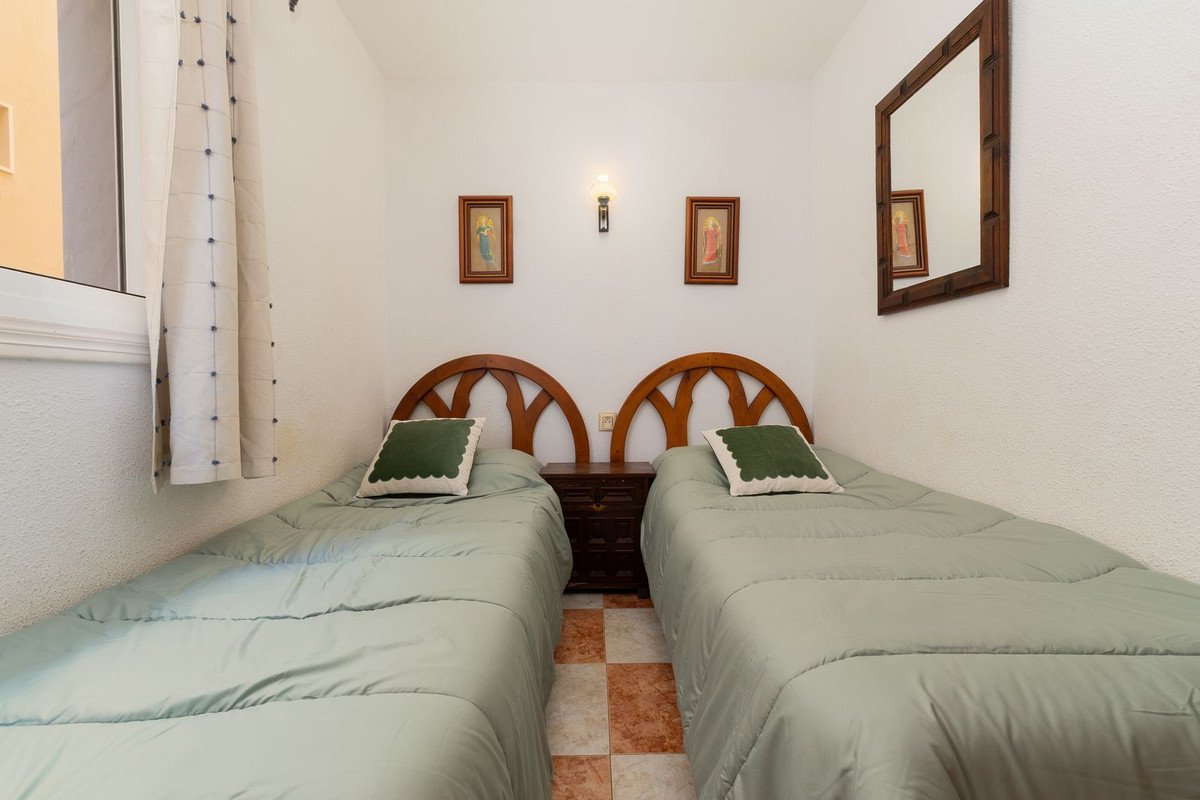 2 Bed Middle Floor Apartment in Los Boliches