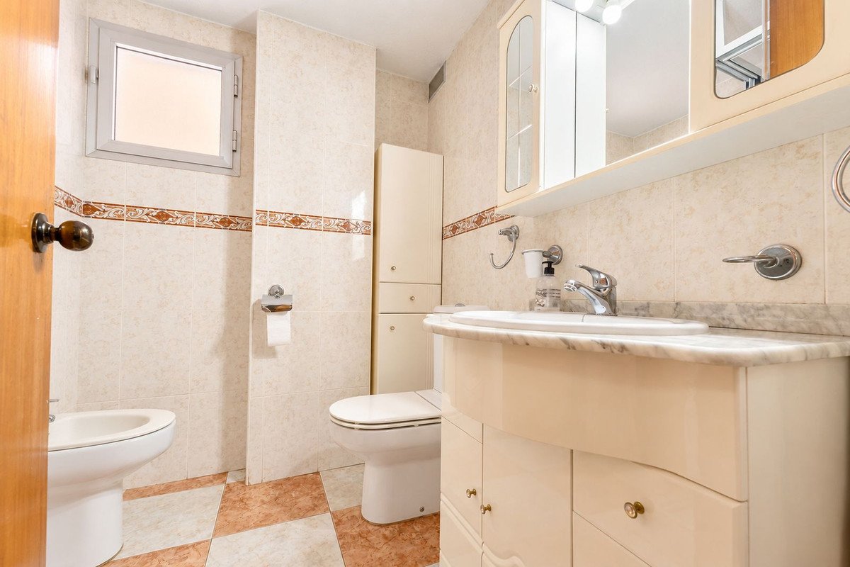 2 Bed Middle Floor Apartment in Los Boliches