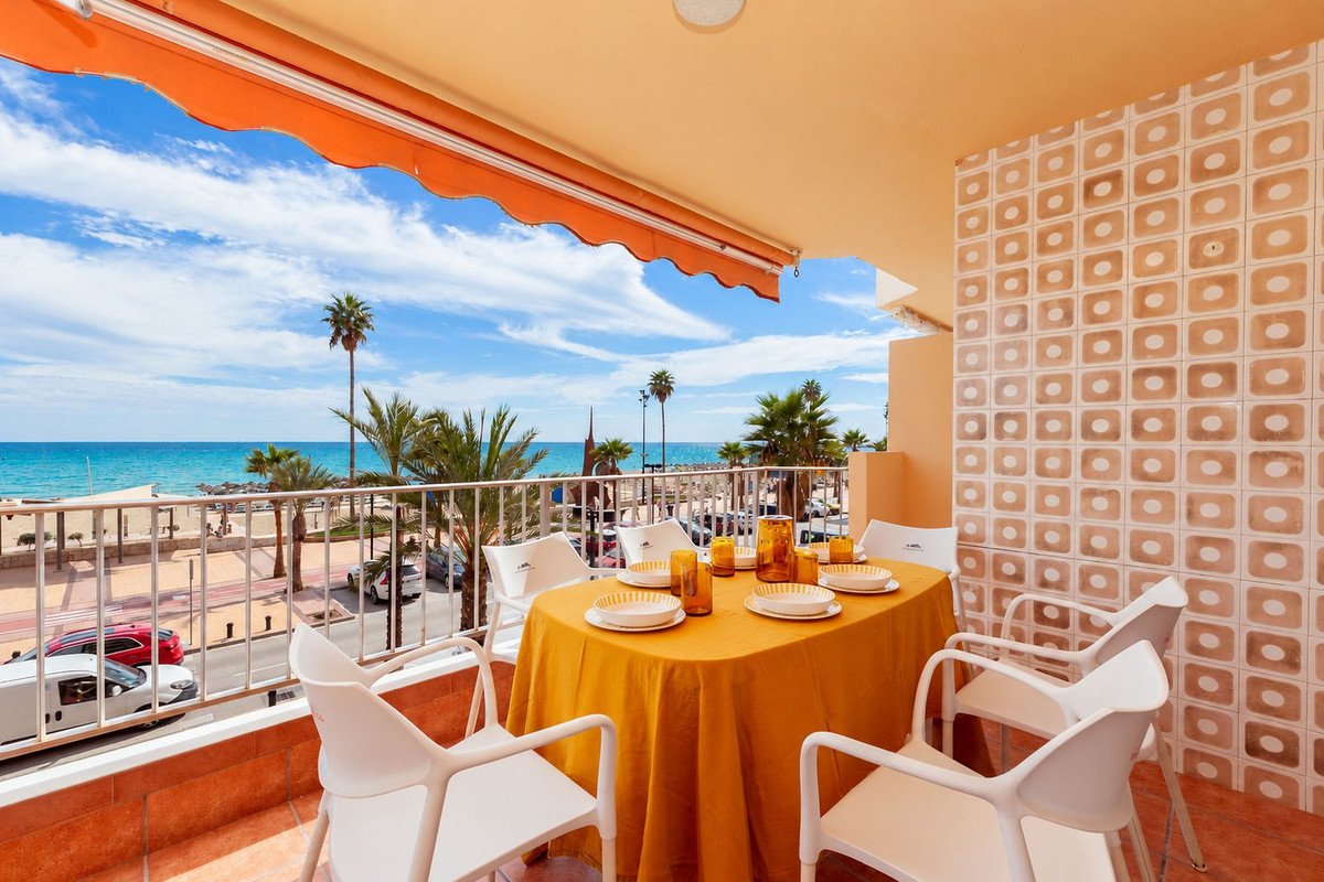 2 Bed Middle Floor Apartment in Los Boliches