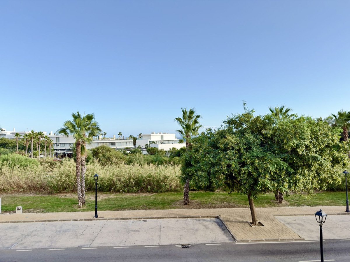 2 Bed Middle Floor Apartment in Estepona