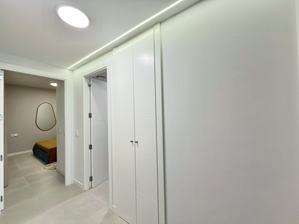 2 Bed Middle Floor Apartment in Estepona