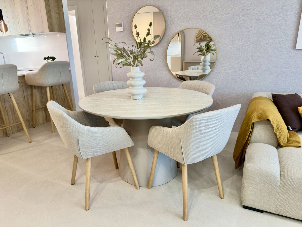 2 Bed Middle Floor Apartment in Estepona