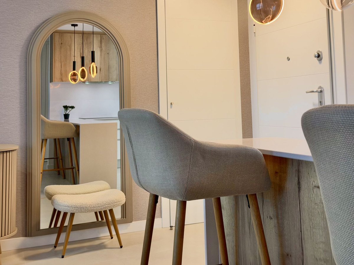 2 Bed Middle Floor Apartment in Estepona