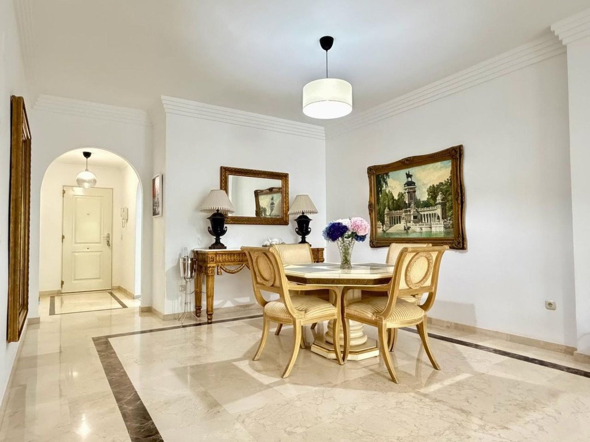 2 Bed Ground Floor Apartment in Nueva Andalucía