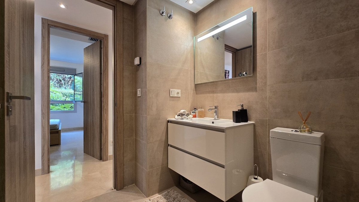 3 Bed Ground Floor Apartment in Benahavís