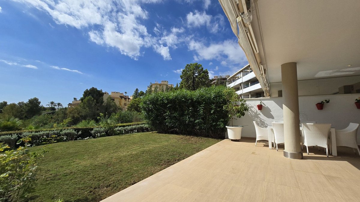 3 Bed Ground Floor Apartment in Benahavís