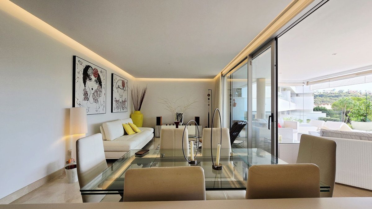 3 Bed Ground Floor Apartment in Benahavís