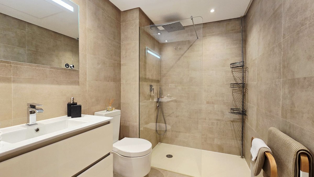 3 Bed Ground Floor Apartment in Benahavís