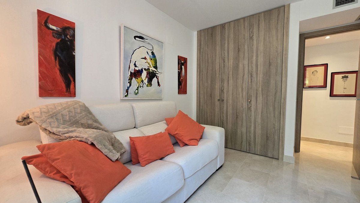 3 Bed Ground Floor Apartment in Benahavís