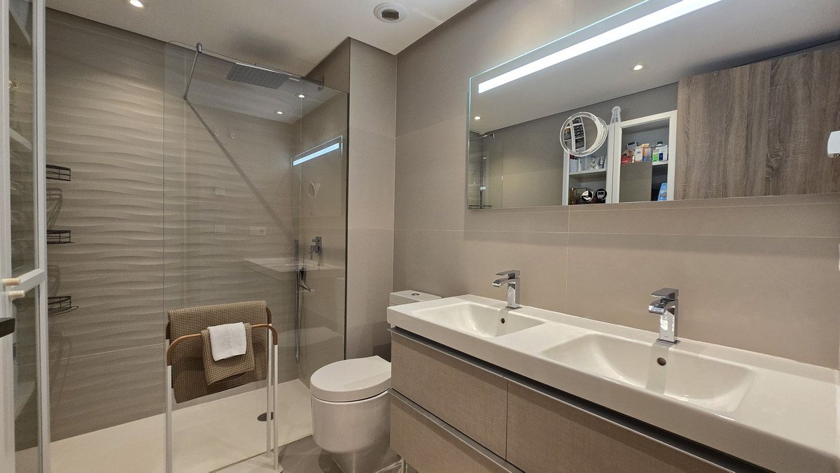3 Bed Ground Floor Apartment in Benahavís