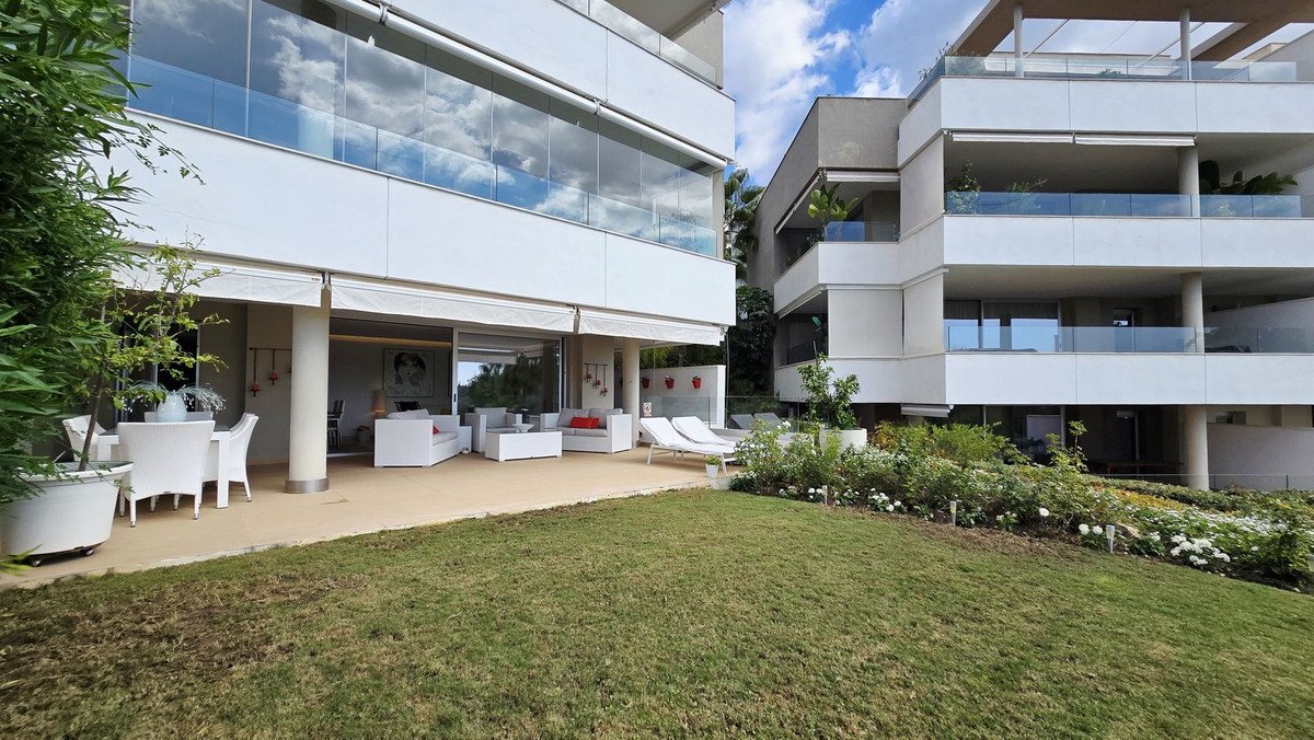 3 Bed Ground Floor Apartment in Benahavís