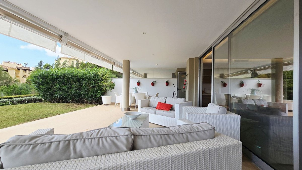 3 Bed Ground Floor Apartment in Benahavís