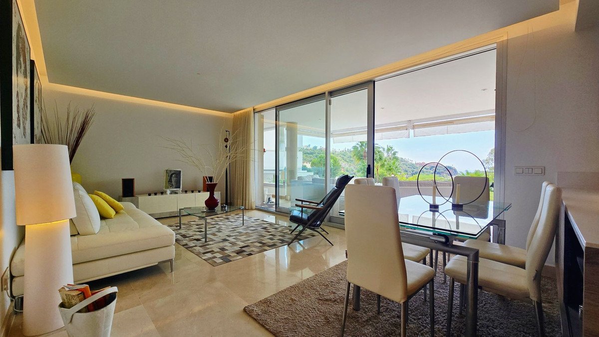 3 Bed Ground Floor Apartment in Benahavís