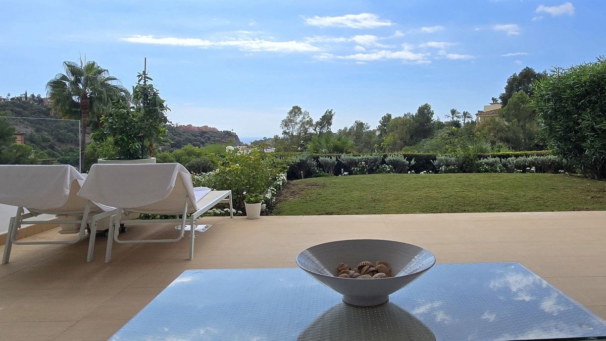 3 Bed Ground Floor Apartment in Benahavís