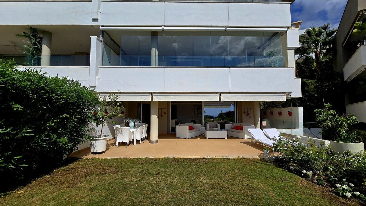 3 Bed Ground Floor Apartment in Benahavís