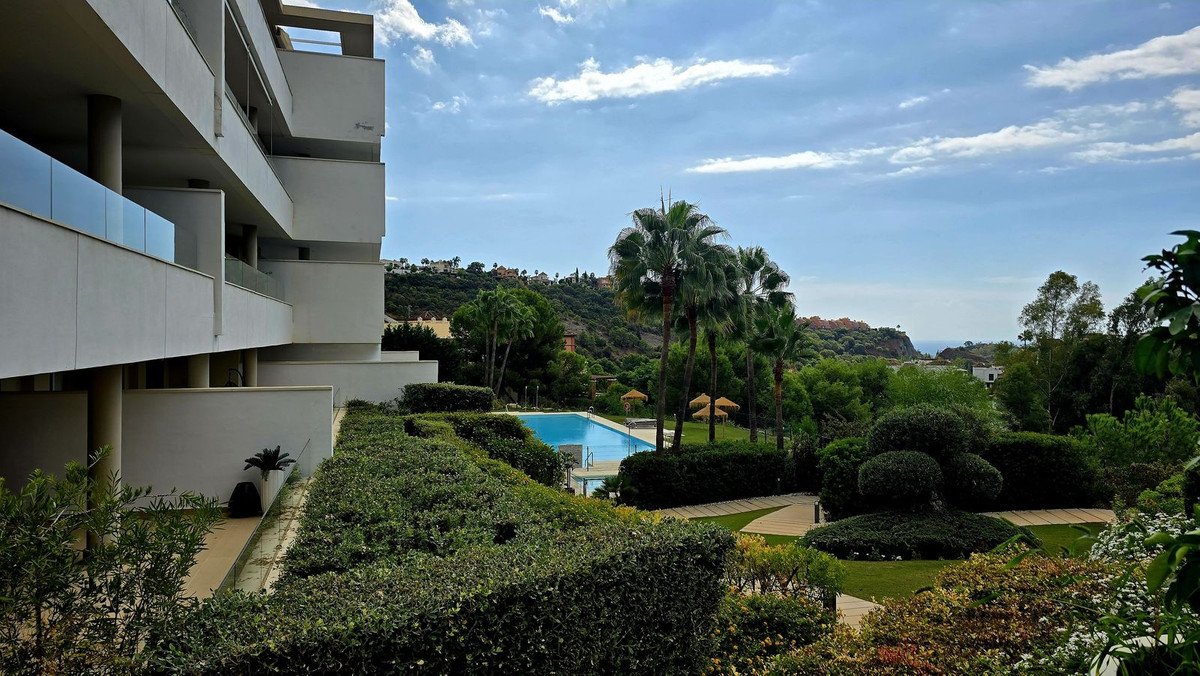 3 Bed Ground Floor Apartment in Benahavís