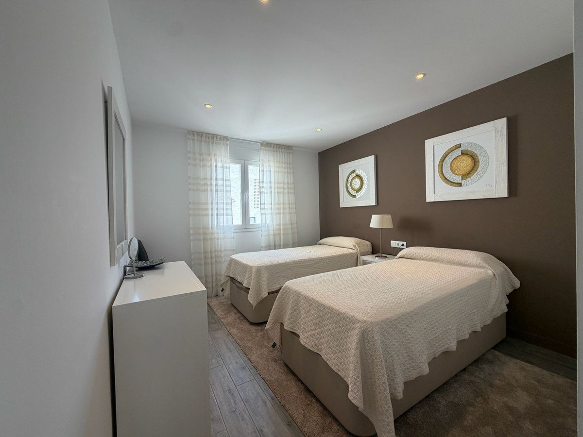 2 Bed Middle Floor Apartment in Puerto Banús