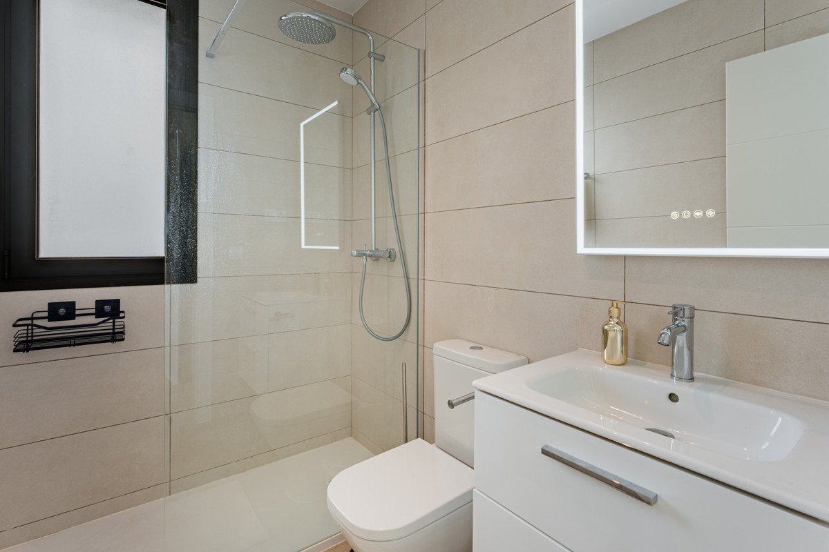3 Bed Semi-Detached House in Riviera del Sol