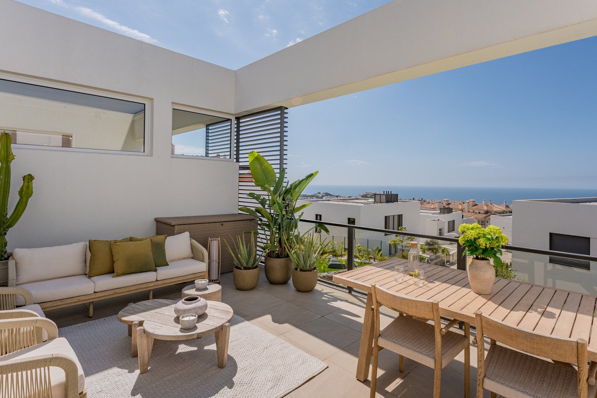 3 Bed Semi-Detached House in Riviera del Sol