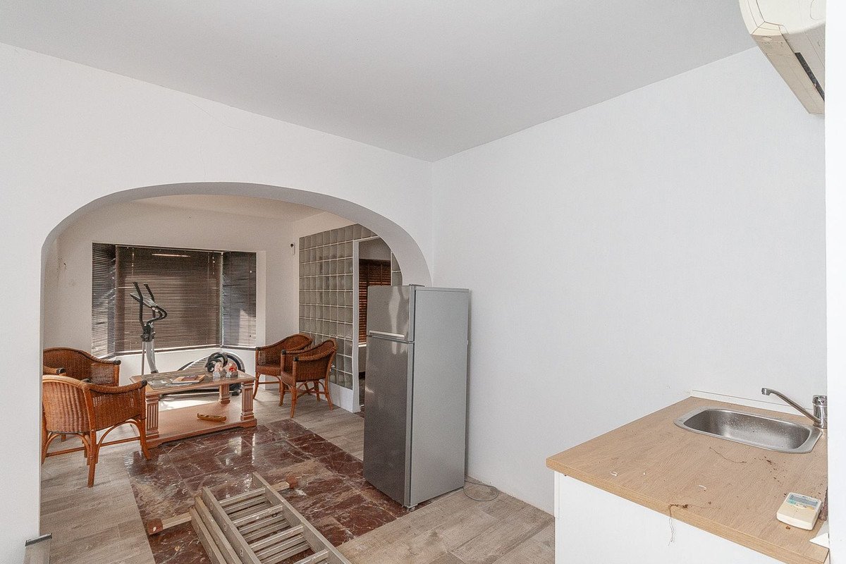 4 Bed Detached Villa in Elviria