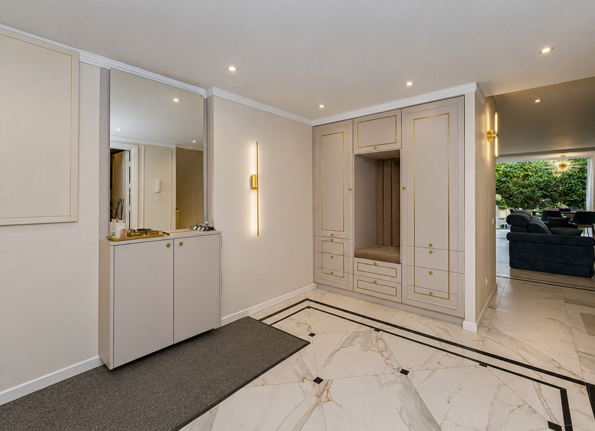 5 Bed Townhouse in Playa de San Juan