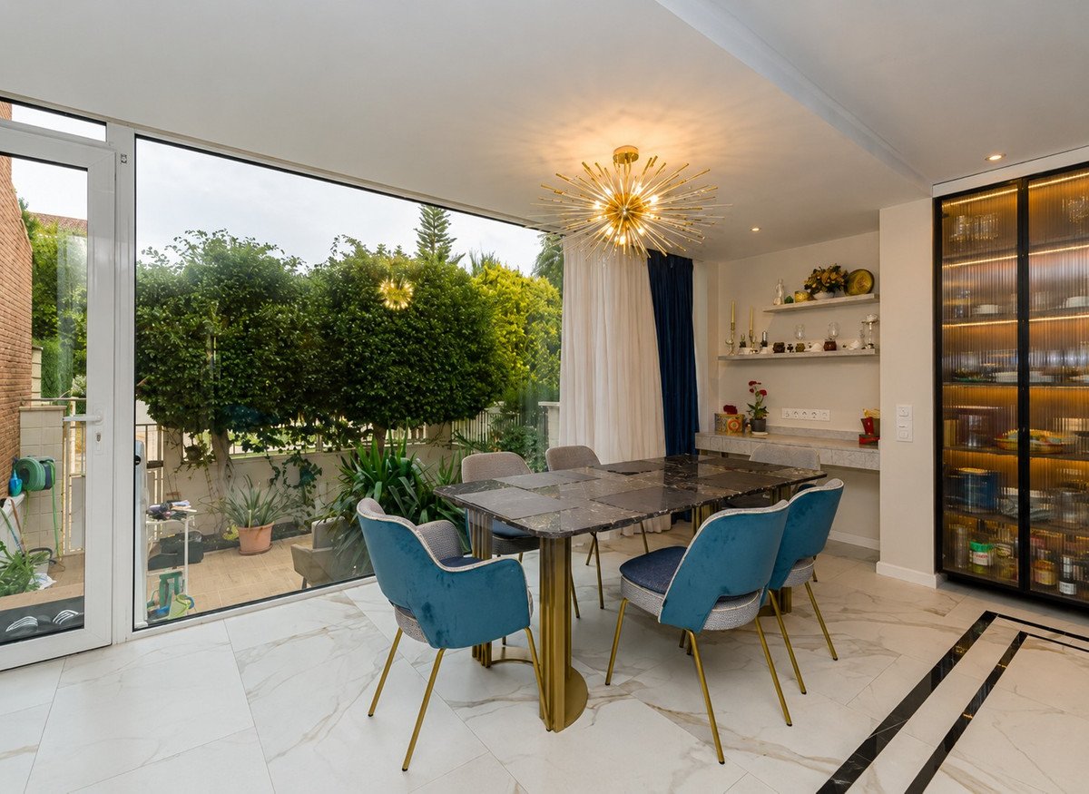 5 Bed Townhouse in Playa de San Juan