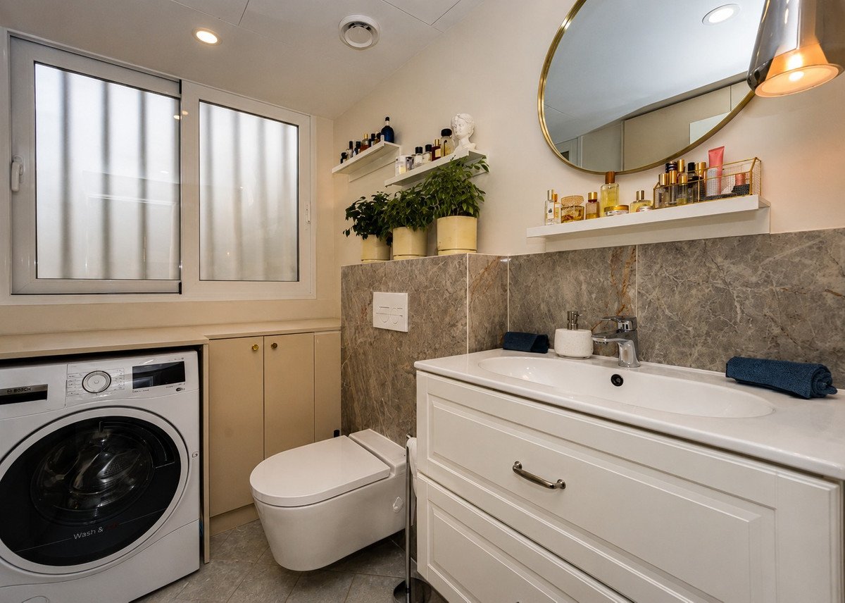 5 Bed Townhouse in Playa de San Juan