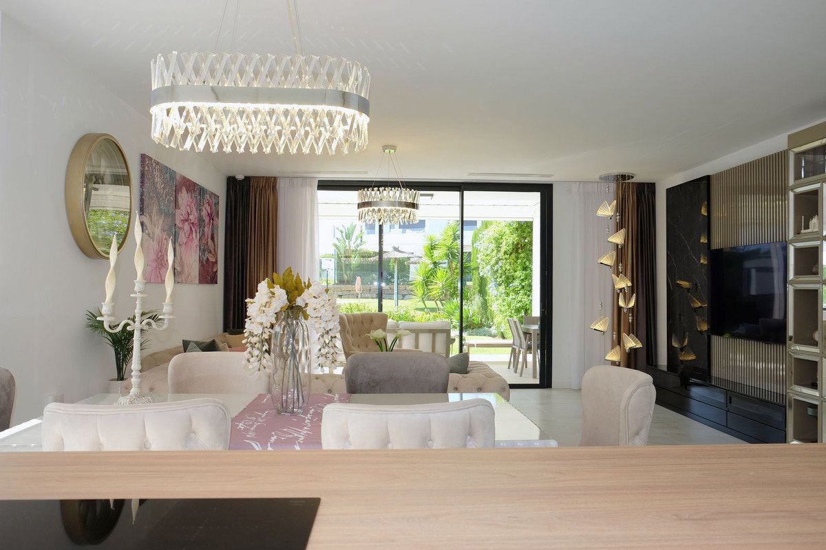 3 Bed Semi-Detached House in Selwo