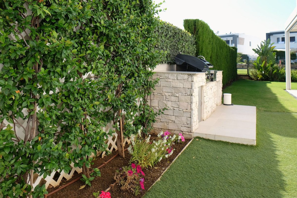 3 Bed Semi-Detached House in Selwo