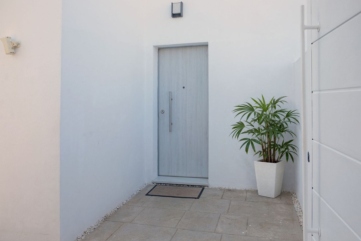 3 Bed Semi-Detached House in Selwo
