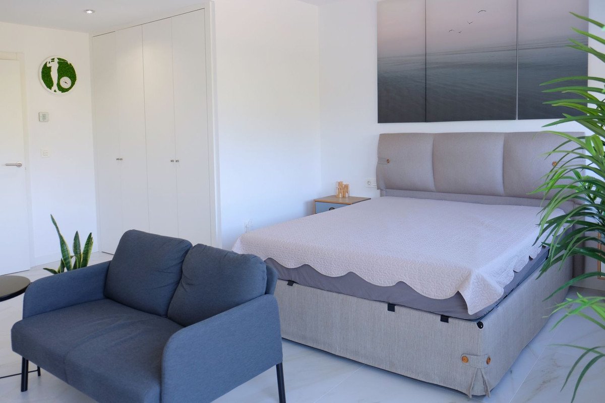3 Bed Semi-Detached House in Selwo