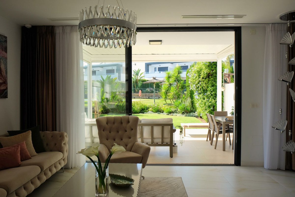 3 Bed Semi-Detached House in Selwo