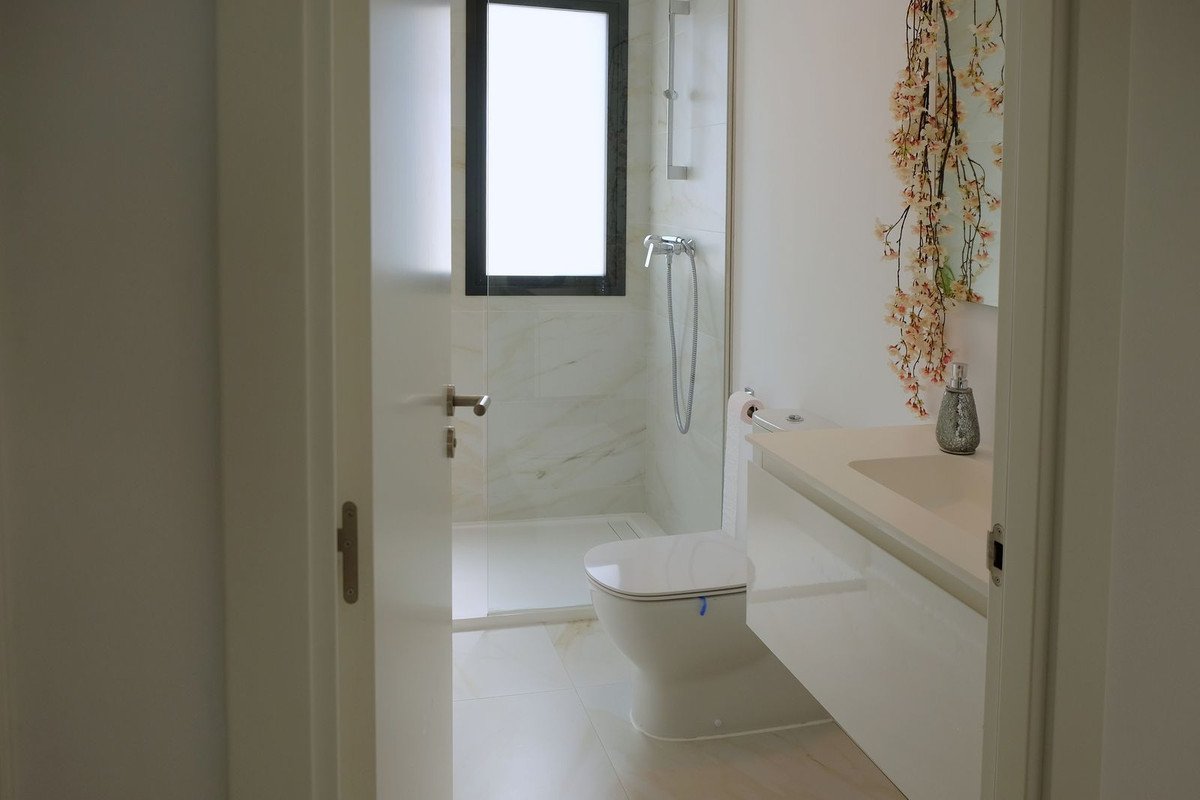 3 Bed Semi-Detached House in Selwo