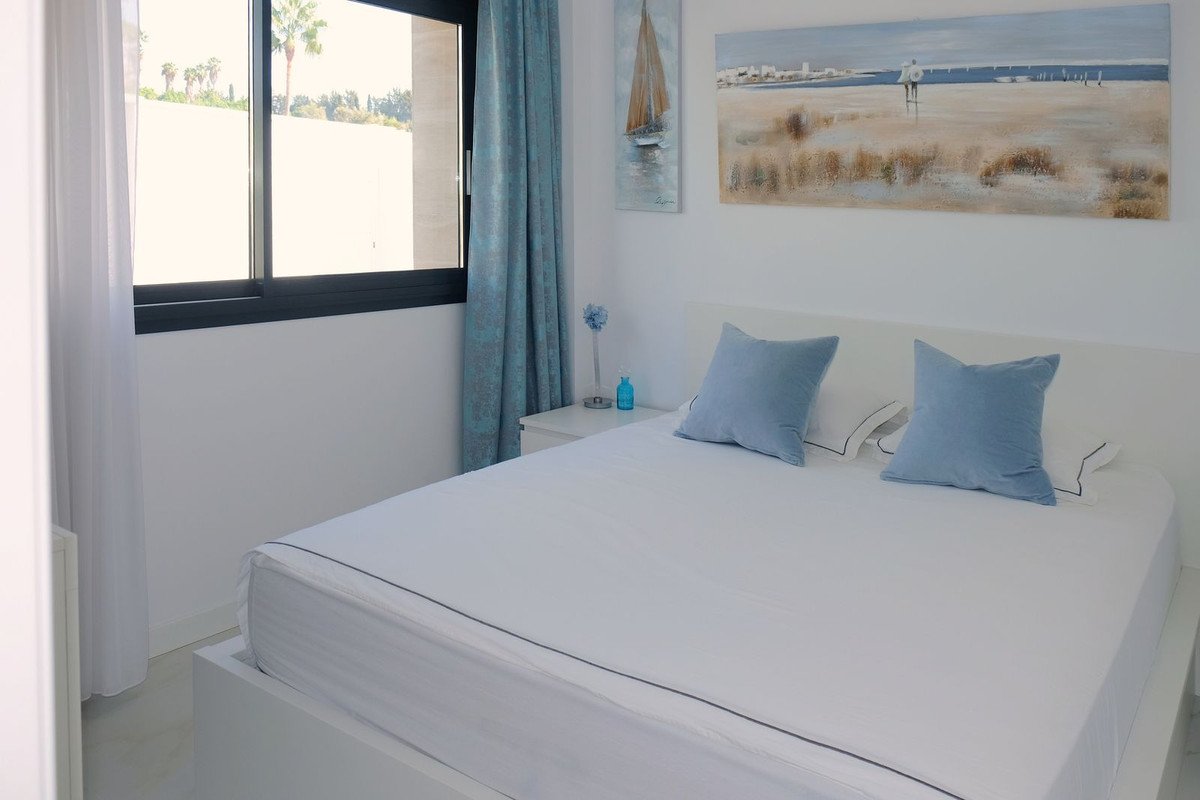 3 Bed Semi-Detached House in Selwo