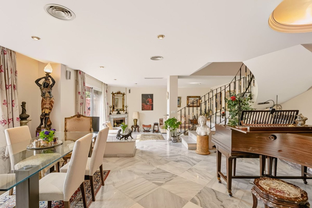 3 Bed Townhouse in Nueva Andalucía