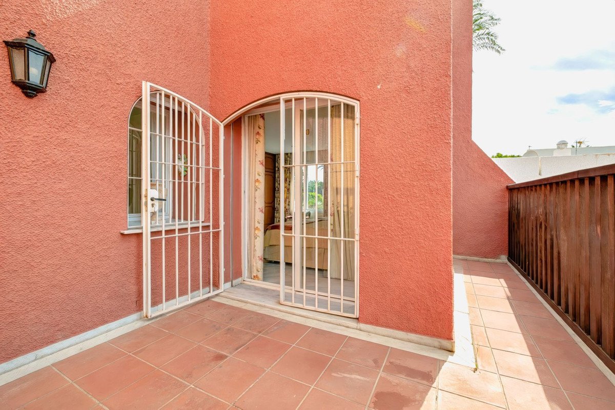 3 Bed Townhouse in Nueva Andalucía