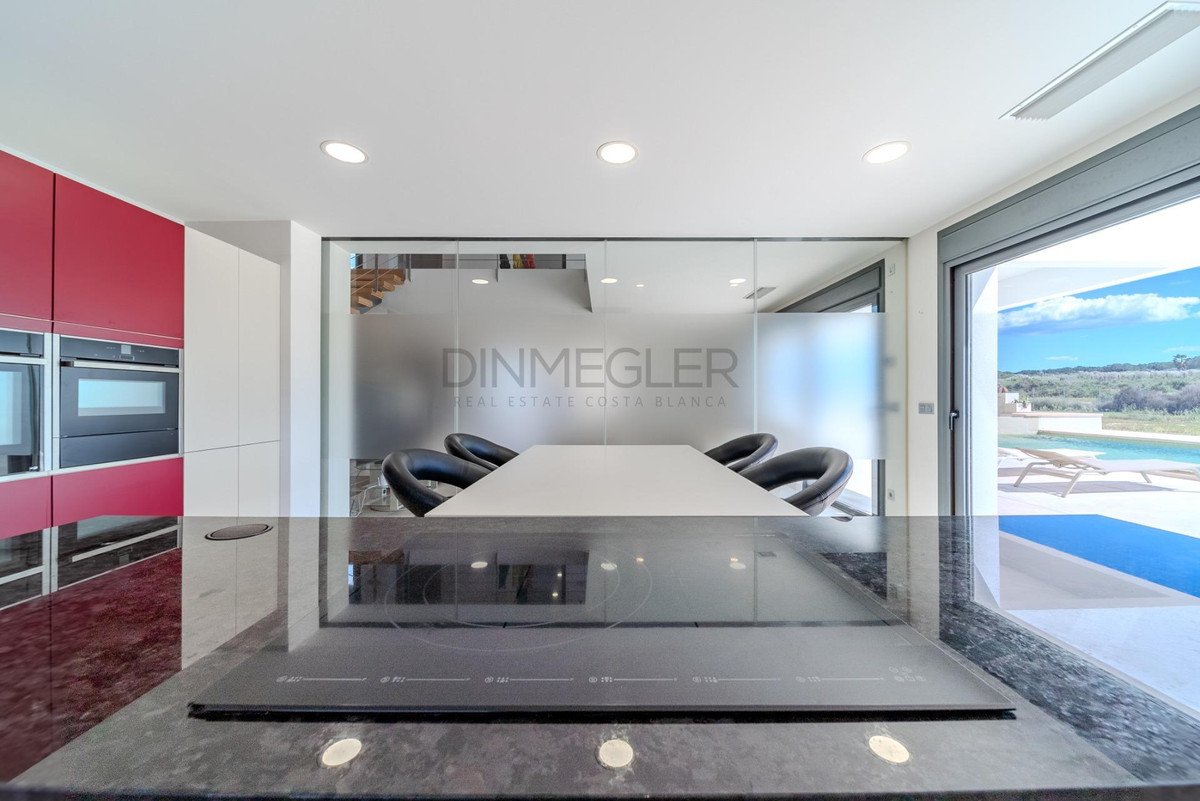 5 Bed Detached Villa in La Marina