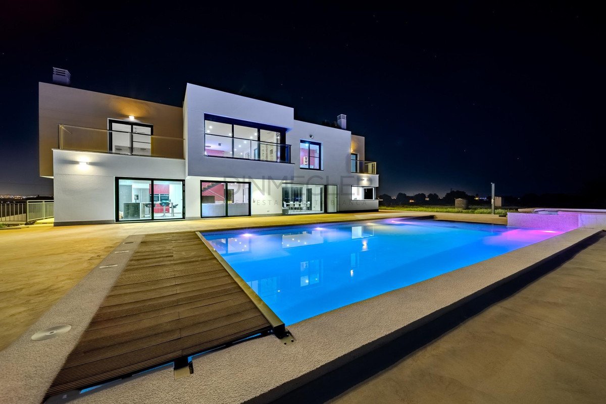 5 Bed Detached Villa in La Marina