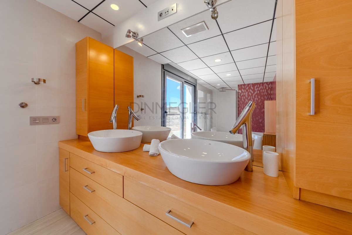 5 Bed Detached Villa in La Marina